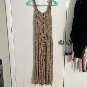 Long tan pattern dress with buttons